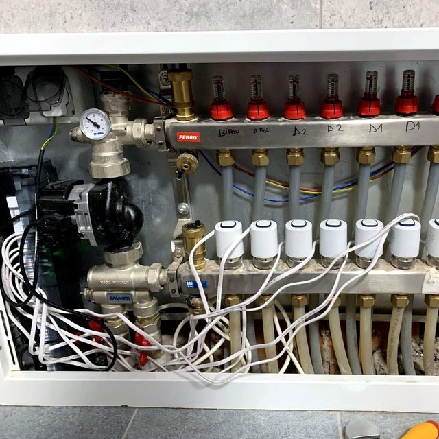 Încălzire în pardoseală — Incalzire pardoseala distribuitor automatizare