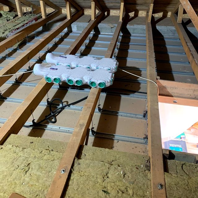 Ventilație — Ventilatie distribuitor pod